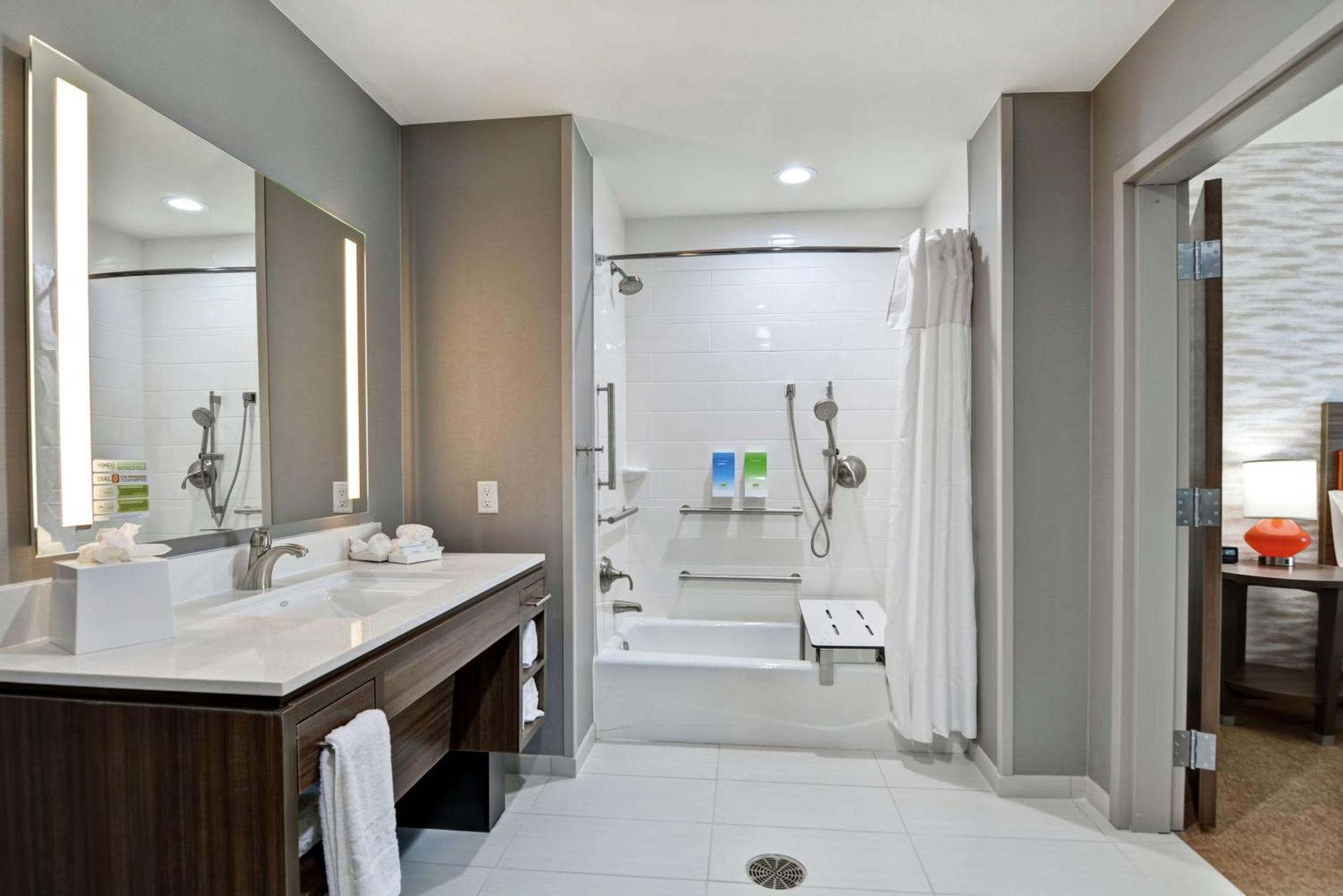 Home2 By Hilton Dfw West Hotel 3*